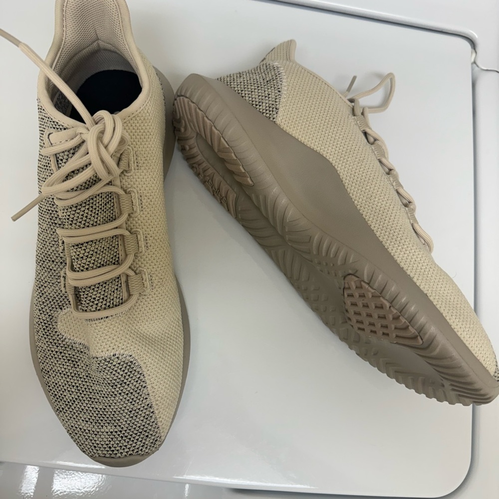 NWOT Adidas Men’s size  11 1/2